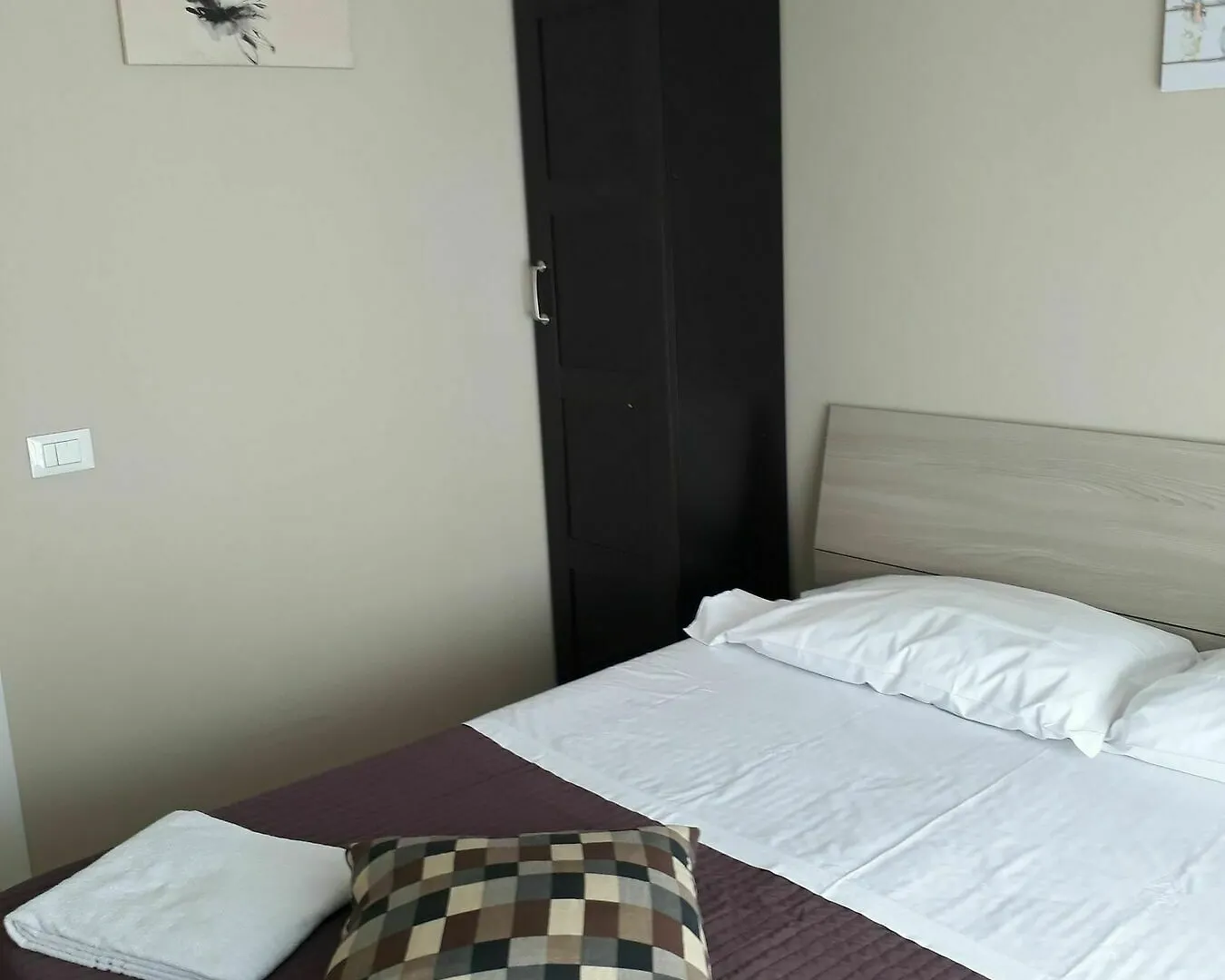**** Szálloda 48 Airport Budget Rooms Pisa Olaszország